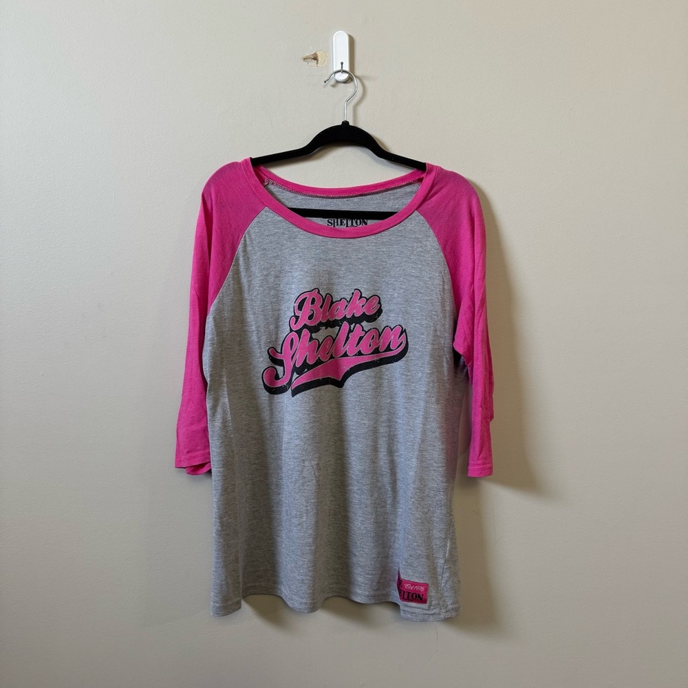 Blake Shelton pink/grey concert baseball tee top
